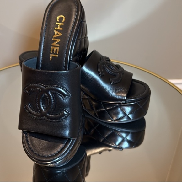 CHANEL DAD 25A CC logo Quilted Lambskin leather Platform Mules Sz 39 - Picture 7 of 17